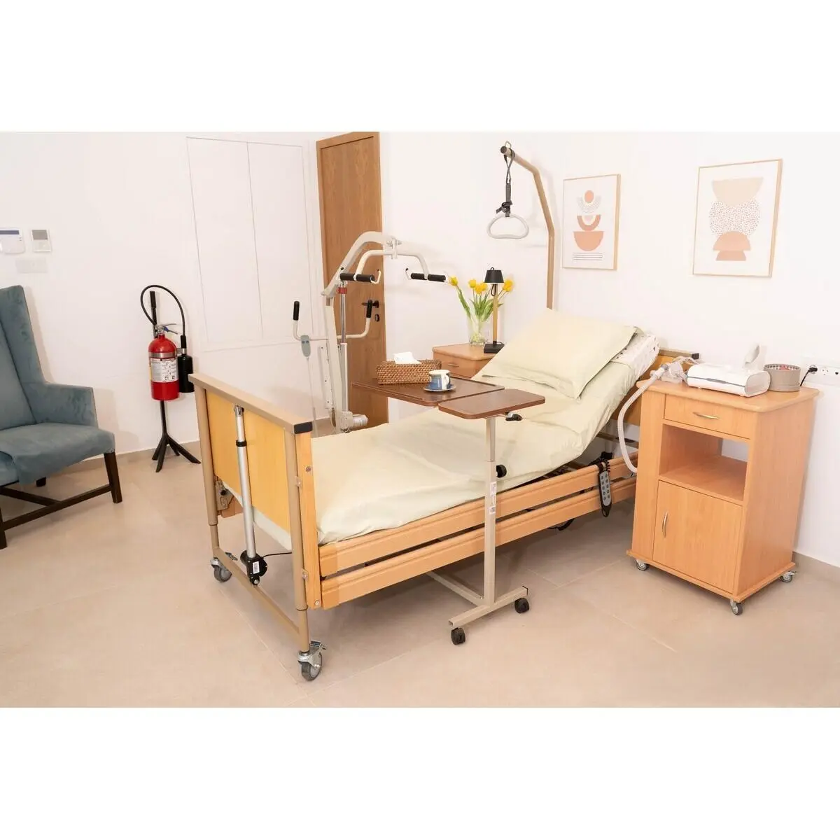 Pat electric medical spital, somieră din lemn, cu 5 funcții, reglabil, cu laterale și ridicare electrică pe secțiuni - imagine 3